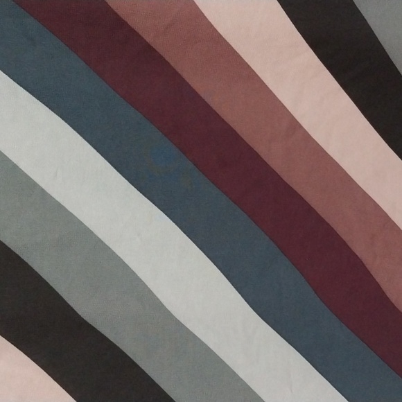 Torrid Asymmetrical Pinks & Blues Striped Camisole Size 4 - Picture 3 of 8